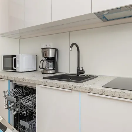 Modern With Terrace And Parking In By Renters アパート シフィノウイシチェ