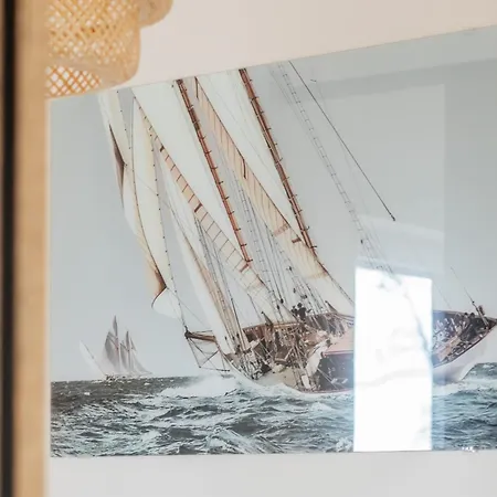 Modern With Terrace And Parking In By Renters アパート