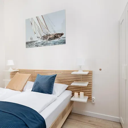 Modern With Terrace And Parking In By Renters *