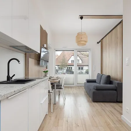 Modern With Terrace And Parking In By Renters * シフィノウイシチェ