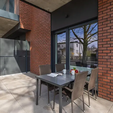 Modern With Terrace And Parking In By Renters
