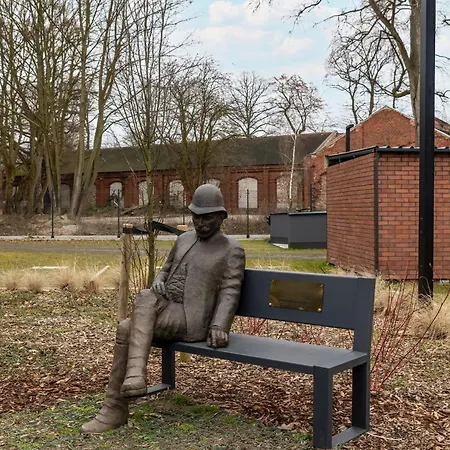 Modern With Terrace And Parking In By Renters アパート