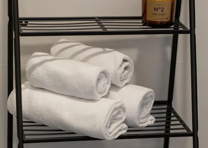 Modern With Terrace And Parking In By Renters