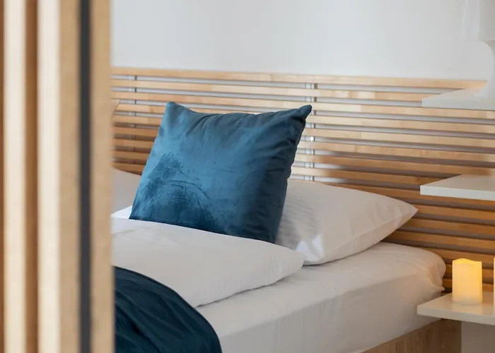 Modern With Terrace And Parking In By Renters