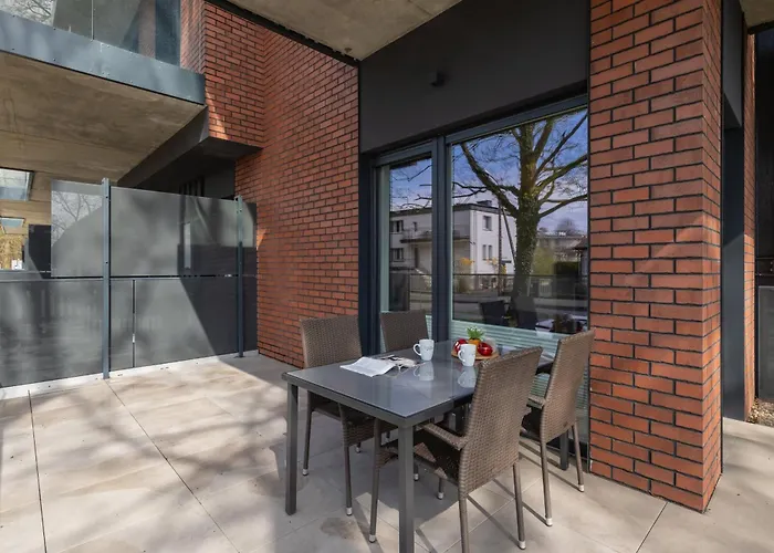 Modern With Terrace And Parking In By Renters