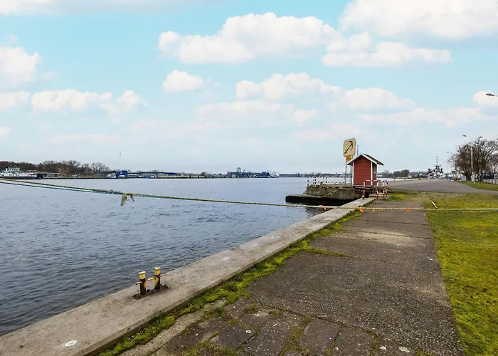 Modern With Terrace And Parking In By Renters *